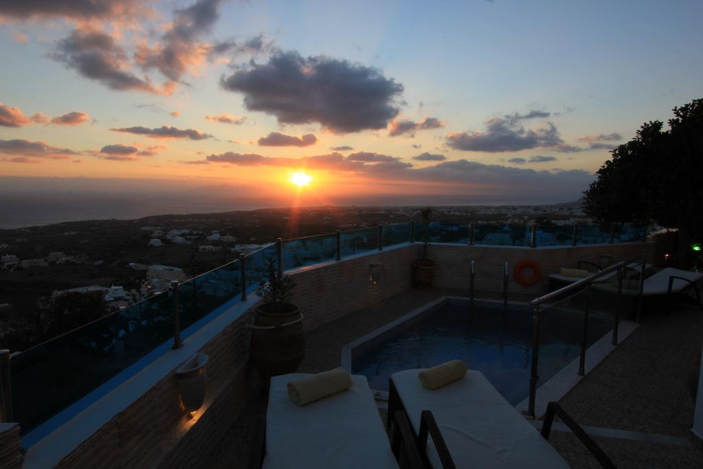Nectarios Villa - Studios & Suites Adults Only ฟิรา ภายนอก รูปภาพ