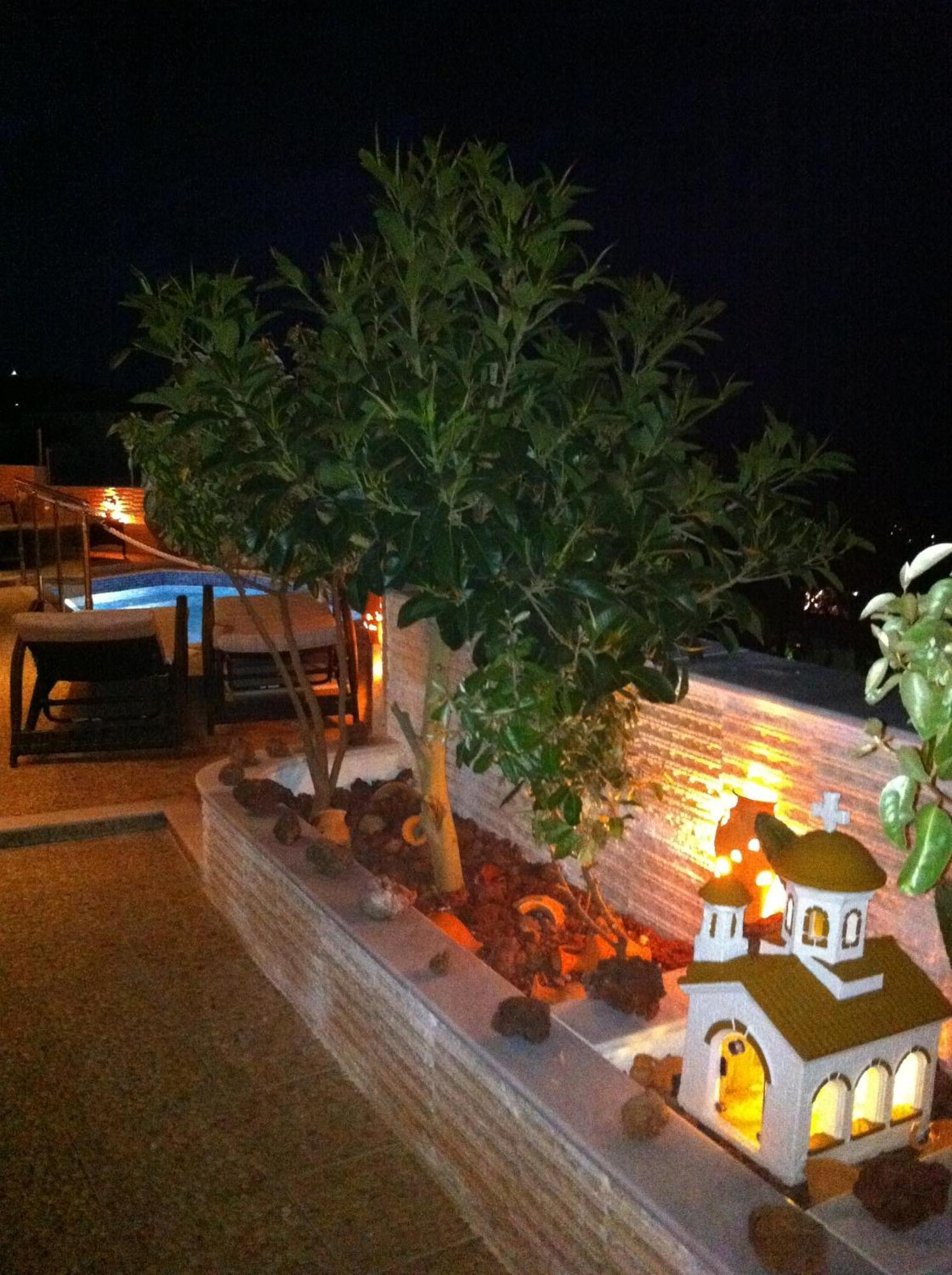 Nectarios Villa - Studios & Suites Adults Only ฟิรา ภายนอก รูปภาพ