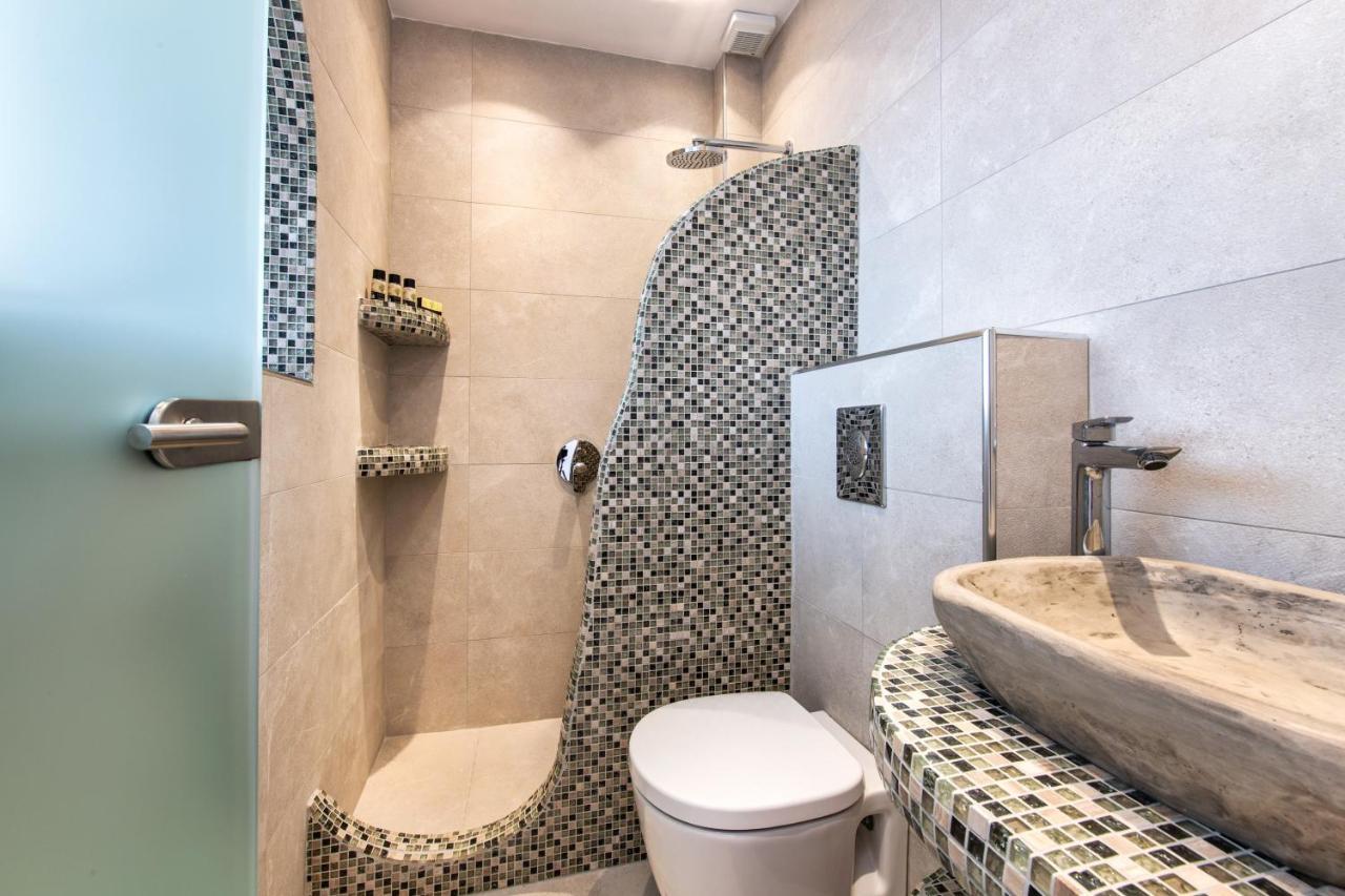 Nectarios Villa - Studios & Suites Adults Only ฟิรา ภายนอก รูปภาพ