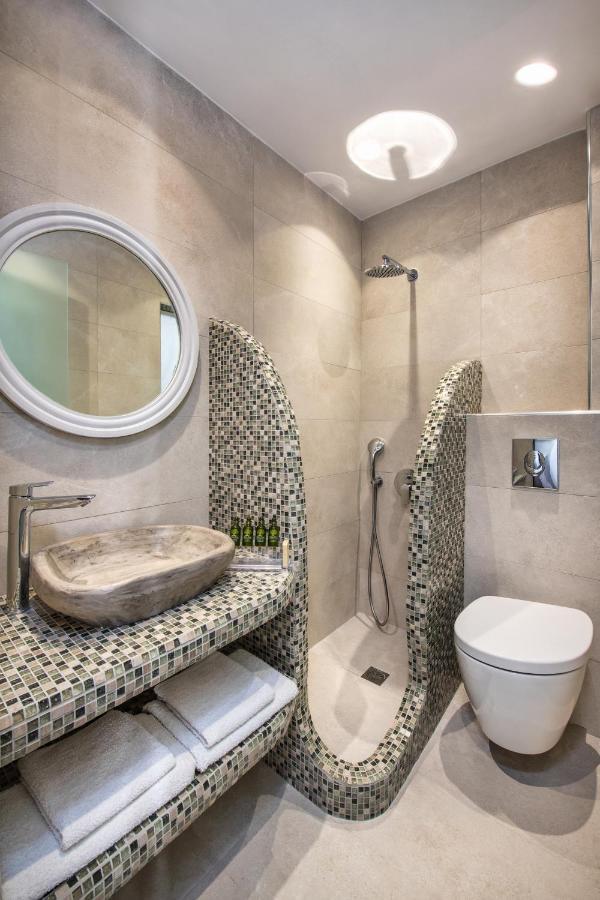 Nectarios Villa - Studios & Suites Adults Only ฟิรา ภายนอก รูปภาพ