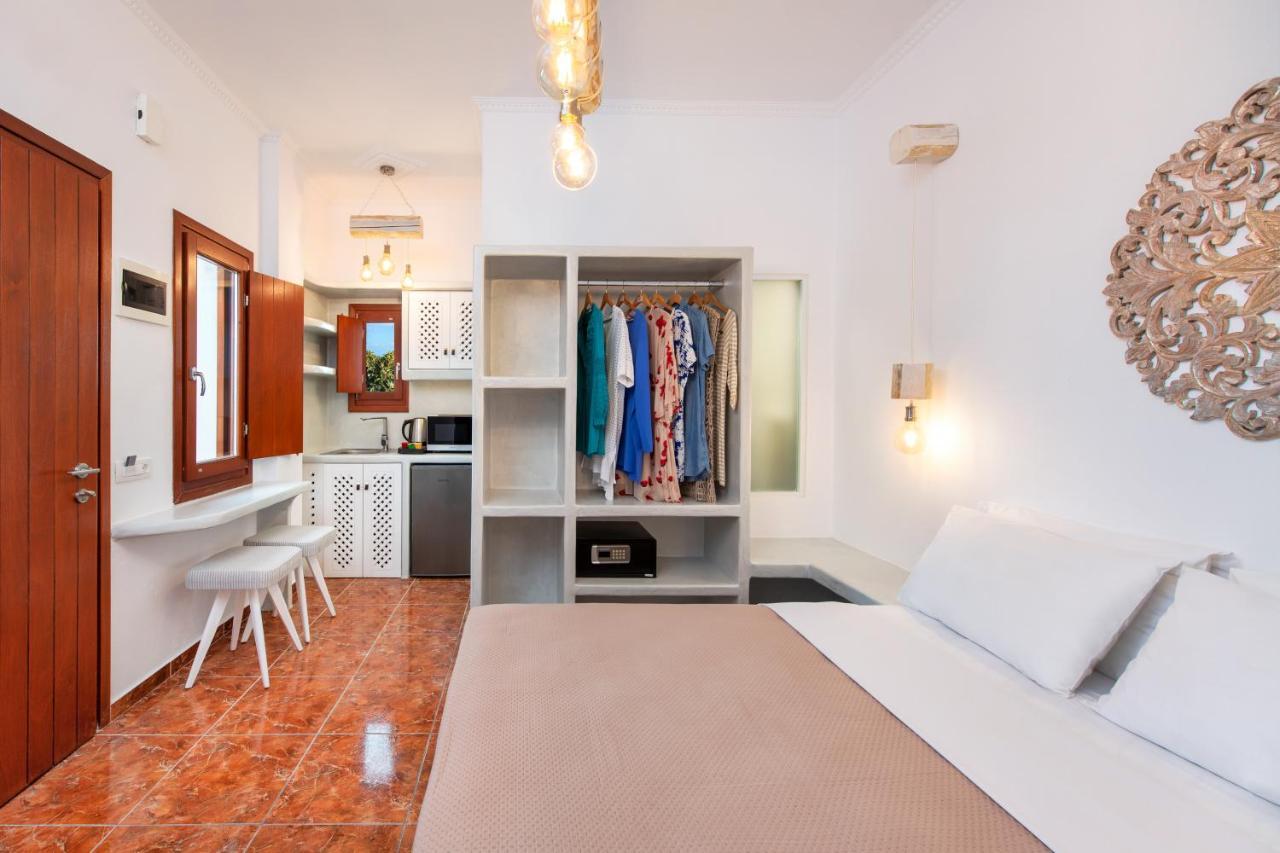 Nectarios Villa - Studios & Suites Adults Only ฟิรา ภายนอก รูปภาพ
